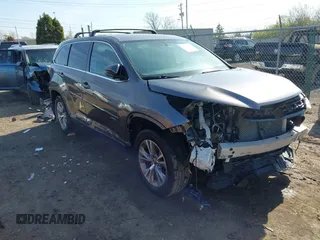 2016 Toyota Highlander LE z VIN 5TDBKRFH5GS290585, wystawiony jako IAAI lot #41963611 z przebiegiem 135 425 mil mil oraz . Historia ofert i sprzedaży dostępna na DreamBid. Obrazek 1.
