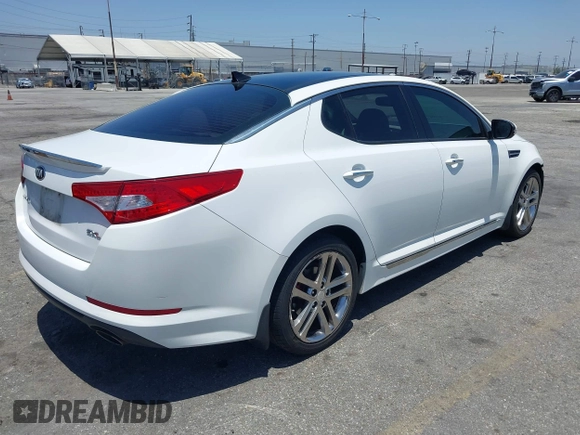 2013 Kia Optima SX с VIN 5XXGR4A68DG184445, выставлен на аукционе IAAI как лот 42510576 с пробегом 117 630 миль миль и . История ставок и продаж доступна на DreamBid. Изображение 4.