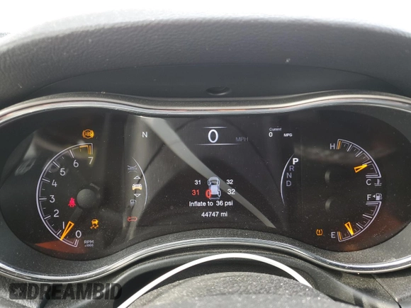 2020 Jeep Grand Cherokee Altitude z VIN 1C4RJFAG4LC420107, wystawiony jako Copart lot #44001055 z przebiegiem 44 747 mil mil oraz Szkoda całkowita • Salvage title. Historia ofert i sprzedaży dostępna na DreamBid. Obrazek 9.
