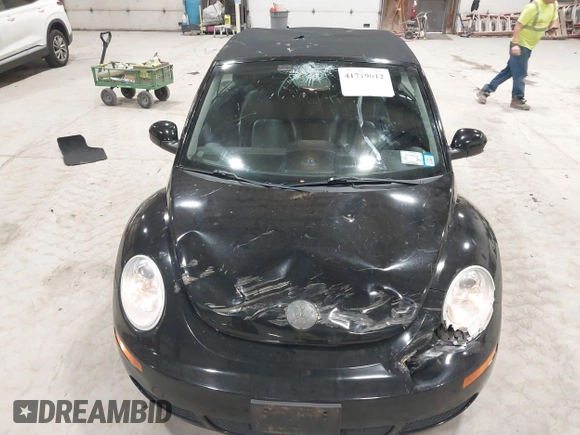 2007 Volkswagen Beetle with VIN 3VWRG31Y47M402407, listed as a IAAI auction lot 41719012 with 67,540 mi miles and . Bid and sale history available at DreamBid. Image 6.
