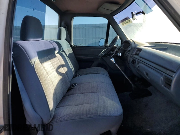 1993 Ford F-150 with VIN 1FTDF15Y5PLB00205, listed as a Copart auction lot 42832575 with 136,145 mi miles and Clean Title. Bid and sale history available at carsss.com. Image 10.
