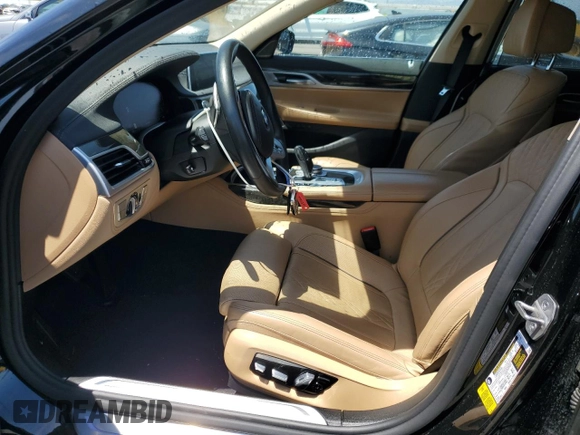 2022 BMW 7 Series 740i with VIN WBA7T2C05NCH85764, listed as a Copart auction lot 61272223 with 33,830 mi miles. Bid and sale history available at carsss.com. Image 7.