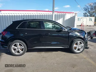 2021 Audi Q3 S line Premium Plus z VIN WA1EECF37M1095208, wystawiony jako IAAI lot #41616320 z przebiegiem 18 341 mil mil oraz . Historia ofert i sprzedaży dostępna na DreamBid. Obrazek 13.