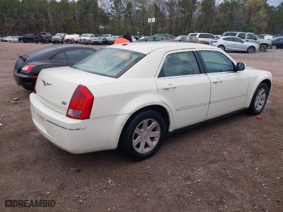 2006 Chrysler 300 Touring with VIN 2C3KA53G26H425157, listed as a IAAI auction lot 41856747 with 137,484 mi miles. Bid and sale history available at carsss.com. Image 6.
