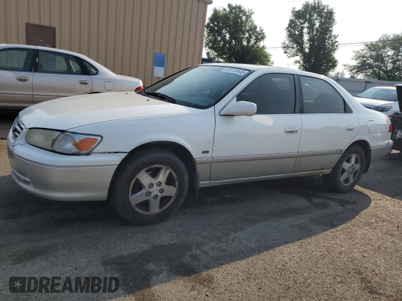 2001 Toyota Camry LE z VIN JT2BF22K010297055, wystawiony jako Copart lot #59510645 z przebiegiem 265 428 mil mil oraz Szkoda całkowita • Salvage title. Historia ofert i sprzedaży dostępna na DreamBid. Obrazek 1.