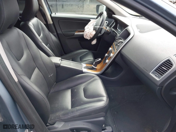 2017 Volvo XC60 Inscription with VIN YV440MRU6H2170911, listed as a IAAI auction lot 42096989 with 78,818 mi miles. Bid and sale history available at carsss.com. Image 5.