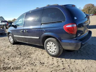 2006 Chrysler Town & Country SWB with VIN 1A4GP45R76B669995, listed as a Copart auction lot 82896794 with 87,934 mi miles and Salvage Title. Bid and sale history available at carsss.com. Image 2.