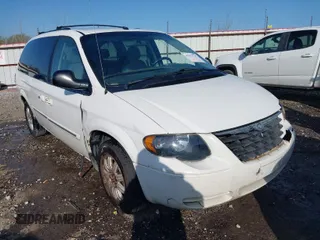 2006 Chrysler Town & Country LWB Touring with VIN 2A4GP54L86R915277, listed as a IAAI auction lot 41979717 with 274,237 mi miles. Bid and sale history available at carsss.com. Image 1.