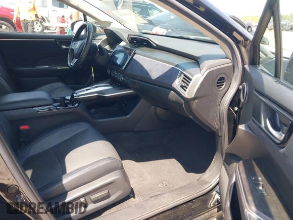 2018 Honda Clarity Plug-In Hybrid Touring with VIN JHMZC5F33JC011358, listed as a IAAI auction lot 42010720 with 61,366 mi miles. Bid and sale history available at carsss.com. Image 5.