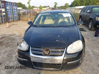 2010 Volkswagen Jetta SEL with VIN 3VWRX7AJ7AM135989, listed as a IAAI auction lot 42436903 with 188,975 mi miles and . Bid and sale history available at DreamBid. Image 11.