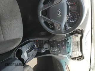 2018 Hyundai Santa Fe 2.4L z VIN 5XYZTDLB5JG551524, wystawiony jako Copart lot #57170985 z przebiegiem 139 248 mil mil oraz Szkoda całkowita • Salvage title. Historia ofert i sprzedaży dostępna na DreamBid. Obrazek 8.