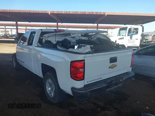 2015 Chevrolet Silverado 1500 LT with VIN 1GCRCREC6FZ423241, listed as a IAAI auction lot 40707309 with 114,778 mi miles. Bid and sale history available at carsss.com. Image 3.