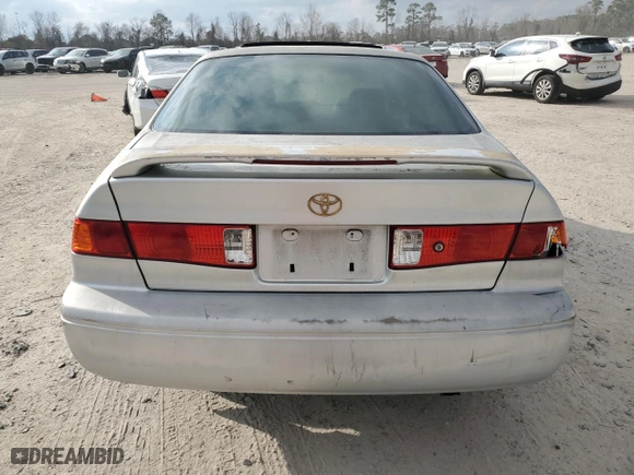 2000 Toyota Camry CE with VIN JT2BG22K1Y0443065, listed as a Copart auction lot 43620775 with 138,329 mi miles and Salvage Title. Bid and sale history available at carsss.com. Image 6.