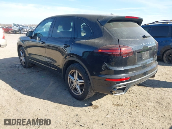 2016 Porsche Cayenne z VIN WP1AA2A25GLA05540, wystawiony jako IAAI lot #41330580 z przebiegiem 71 835 mil mil oraz . Historia ofert i sprzedaży dostępna na DreamBid. Obrazek 3.