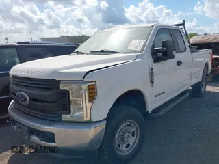 2018 Ford F-250 XL with VIN 1FT7X2BT2JEC25506, listed as a IAAI auction lot 42477834 with 118,703 mi miles and . Bid and sale history available at DreamBid. Image 2.