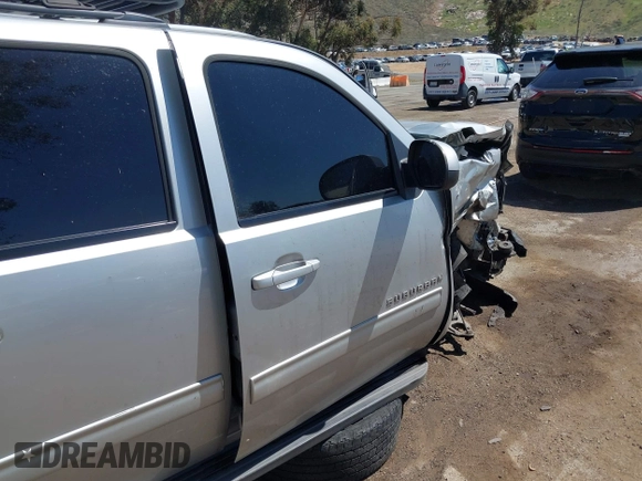 2013 Chevrolet Suburban LT with VIN 1GNSCJE06DR138925, listed as a IAAI auction lot 42008011 with 236,244 mi miles. Bid and sale history available at carsss.com. Image 20.