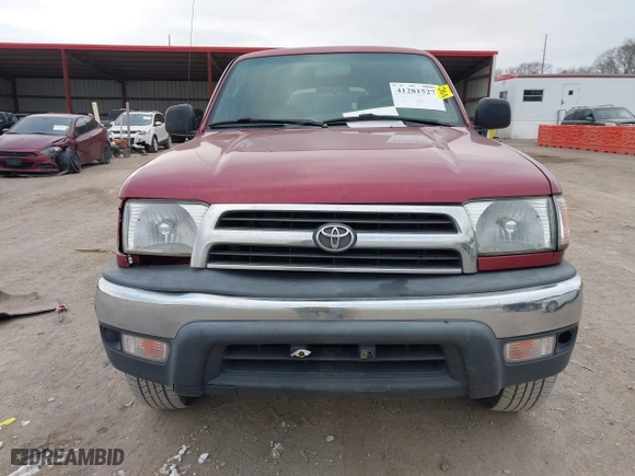 2000 Toyota 4Runner with VIN JT3GM84R5Y0062150, listed as a IAAI auction lot 41281527 with 204,705 mi miles. Bid and sale history available at carsss.com. Image 12.