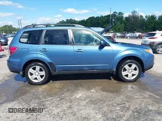 2010 Subaru Forester X Premium с VIN JF2SH6CC4AH797075, выставлен на аукционе IAAI как лот 42322590 с пробегом 214 976 миль миль и . История ставок и продаж доступна на DreamBid. Изображение 13.