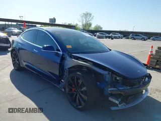 2020 Tesla Model 3 Performance z VIN 5YJ3E1EC7LF641918, wystawiony jako IAAI lot #41984261 z przebiegiem 50 202 mil mil oraz . Historia ofert i sprzedaży dostępna na DreamBid. Obrazek 1.