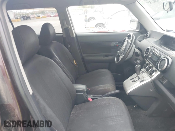 2009 Scion xB with VIN JTLKE50E291081243, listed as a IAAI auction lot 42033327 with 263,903 mi miles. Bid and sale history available at carsss.com. Image 5.