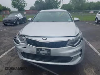 2016 Kia Optima LX z VIN 5XXGT4L32GG025333, wystawiony jako IAAI lot #42270433 z przebiegiem 96 422 mil mil oraz . Historia ofert i sprzedaży dostępna na DreamBid. Obrazek 12.