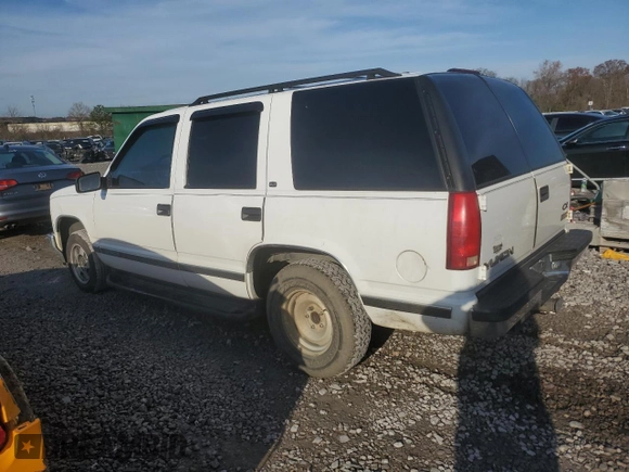 1999 GMC Yukon with VIN 1GKEC13R6XJ808715, listed as a Copart auction lot 83407094 with 340,933 mi miles and Salvage Title. Bid and sale history available at carsss.com. Image 2.