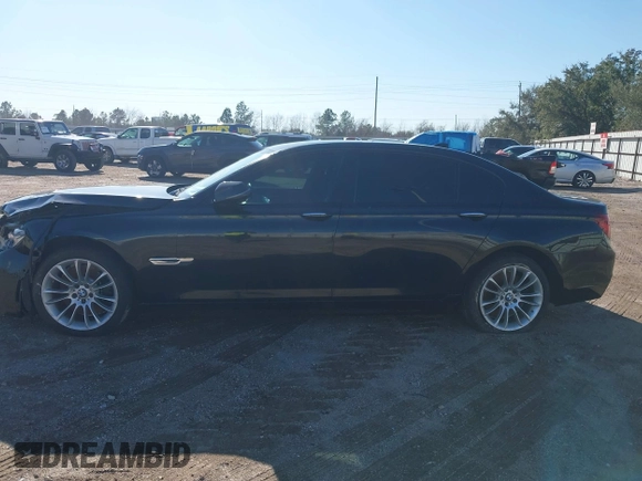 2015 BMW 7 Series 750Li xDrive with VIN WBAYF8C59FD655120, listed as a IAAI auction lot 41315152 with 82,244 mi miles and . Bid and sale history available at carsss.com. Image 14.