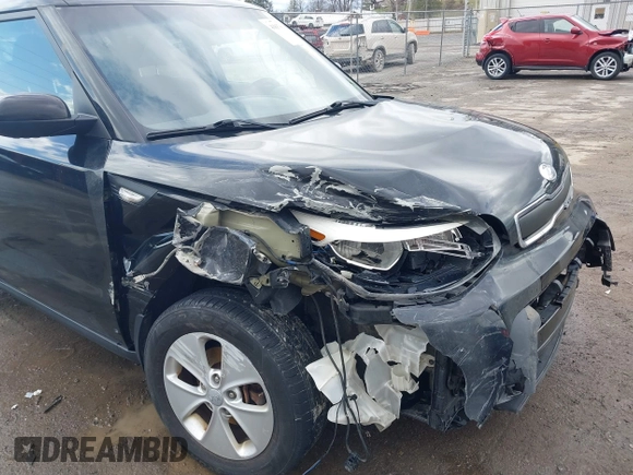 2014 Kia Soul with VIN KNDJN2A22E7001229, listed as a IAAI auction lot 41837818 with 190,304 mi miles. Bid and sale history available at carsss.com. Image 6.