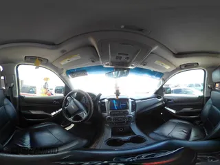 2015 Chevrolet Suburban LT z VIN 1GNSKJKC9FR245097, wystawiony jako IAAI lot #42468168 z przebiegiem 198 454 mil mil oraz . Historia ofert i sprzedaży dostępna na DreamBid. Obrazek 19.