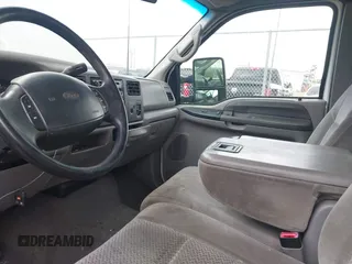 2001 Ford F-250 XL z VIN 1FTNX21L41EA04501, wystawiony jako IAAI lot #41857447 z przebiegiem 291 556 mil mil oraz . Historia ofert i sprzedaży dostępna na DreamBid. Obrazek 5.