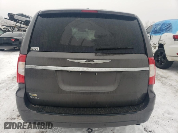 2015 Chrysler Town & Country S with VIN 2C4RC1HG2FR725832, listed as a Copart auction lot 41791145 with 196,273 mi miles and Clean Title. Bid and sale history available at DreamBid. Image 6.