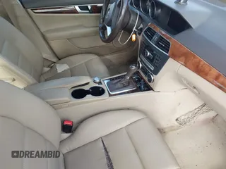 2012 Mercedes-Benz C 300 Sport с VIN WDDGF8BB0CR198952, выставлен на аукционе IAAI как лот 42217652 с пробегом 138 919 миль миль и . История ставок и продаж доступна на DreamBid. Изображение 5.