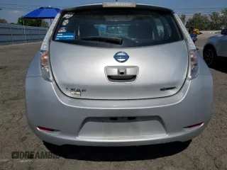 2015 Nissan LEAF S z VIN 1N4AZ0CP2FC303068, wystawiony jako Copart lot #55519835 z przebiegiem 93 618 mil mil oraz Szkoda całkowita • Salvage title. Historia ofert i sprzedaży dostępna na DreamBid. Obrazek 6.