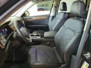 2024 Volkswagen Atlas SE with VIN 1V2HR2CA7RC575005, listed as a IAAI auction lot 42731226 with 14,322 mi miles and . Bid and sale history available at DreamBid. Image 1.