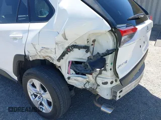 2019 Toyota RAV4 XLE with VIN JTMW1RFV9KD003246, listed as a IAAI auction lot 42115291 with 81,910 mi miles. Bid and sale history available at carsss.com. Image 6.