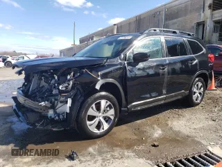 2024 Subaru Ascent Premium z VIN 4S4WMAED5R3441176, wystawiony jako Copart lot #48857565 z przebiegiem 18 004 mil mil oraz Czysty tytuł • Clean title. Historia ofert i sprzedaży dostępna na DreamBid. Obrazek 1.