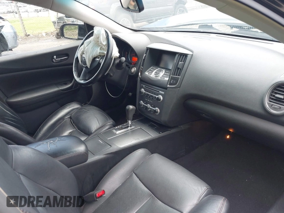 2010 Nissan Maxima SV z VIN 1N4AA5AP1AC823701, wystawiony jako IAAI lot #42257488 z przebiegiem 216 934 mil mil oraz . Historia ofert i sprzedaży dostępna na DreamBid. Obrazek 5.