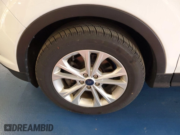 2019 Ford Escape SE z VIN 1FMCU9GD9KUB11829, wystawiony jako IAAI lot #42399993 z przebiegiem 81 910 mil mil oraz . Historia ofert i sprzedaży dostępna na DreamBid. Obrazek 7.