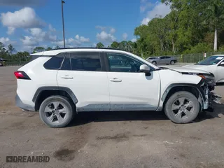 2022 Toyota RAV4 XLE with VIN 2T3P1RFV9NW266137, listed as a IAAI auction lot 41500892 with 15,454 mi miles. Bid and sale history available at carsss.com. Image 13.