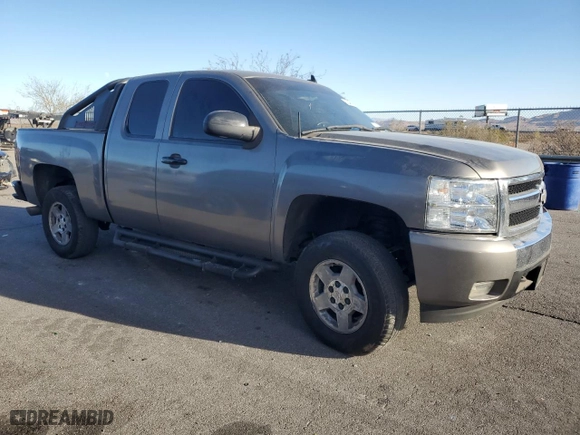 2007 Chevrolet Silverado 1500 LT w/1LT with VIN 1GCEC19J57Z547964, listed as a Copart auction lot 80349054 with 139,420 mi miles and Salvage Title. Bid and sale history available at carsss.com. Image 4.