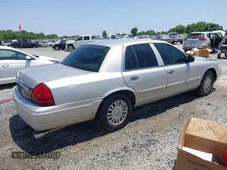 2008 Mercury Grand Marquis GS z VIN 2MEFM74V68X613992, wystawiony jako IAAI lot #42278288 z przebiegiem 177 454 mil mil oraz . Historia ofert i sprzedaży dostępna na DreamBid. Obrazek 4.