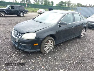 2008 Volkswagen Jetta SE with VIN 3VWRZ71K08M095770, listed as a IAAI auction lot 42552387 with 118,768 mi miles and . Bid and sale history available at DreamBid. Image 2.