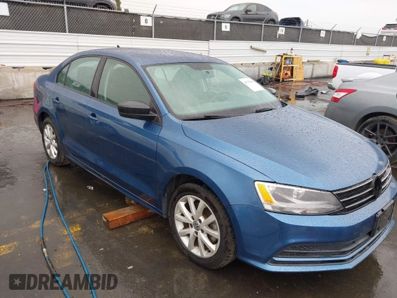 2015 Volkswagen Jetta Sedan 1.8T SE with VIN 3VWD17AJ5FM310694, listed as a IAAI auction lot 41735569 with 147,232 mi miles. Bid and sale history available at carsss.com. Image 1.