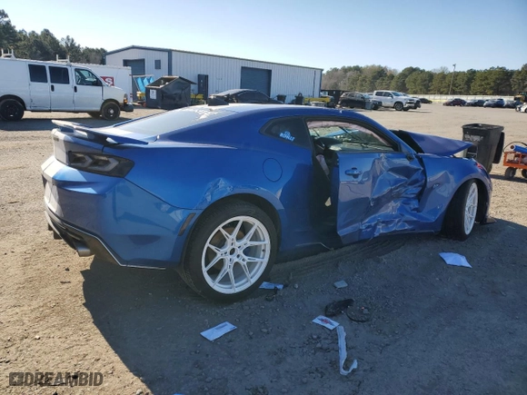 2018 Chevrolet Camaro 1LT with VIN 1G1FB1RS9J0168700, listed as a Copart auction lot 43995525 with 80,711 mi miles and Salvage Title. Bid and sale history available at carsss.com. Image 3.