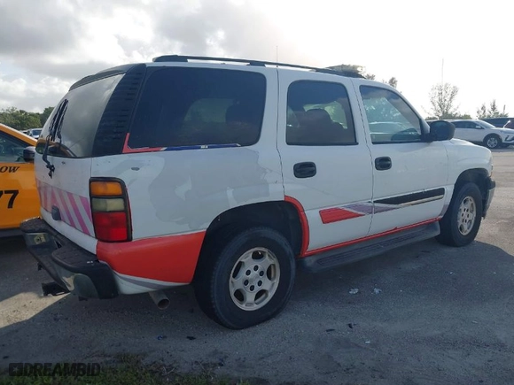 2005 Chevrolet Tahoe LS with VIN 1GNEC13V75R260965, listed as a IAAI auction lot 41930399 with 1 mi miles. Bid and sale history available at carsss.com. Image 4.