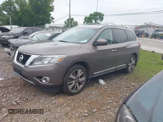 2014 Nissan Pathfinder SL with VIN 5N1AR2MM5EC642847, listed as a IAAI auction lot 42186822 with 237,438 mi miles. Bid and sale history available at carsss.com. Image 2.