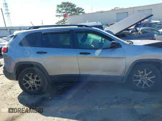 2017 Jeep Cherokee Altitude z VIN 1C4PJLASXHW649973, wystawiony jako IAAI lot #41672054 z przebiegiem 190 000 mil mil oraz . Historia ofert i sprzedaży dostępna na DreamBid. Obrazek 13.