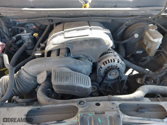 2007 Chevrolet Silverado 1500 LT w/1LT with VIN 1GCEC19J07E580345, listed as a IAAI auction lot 40884974 with 277,971 mi miles. Bid and sale history available at carsss.com. Image 10.
