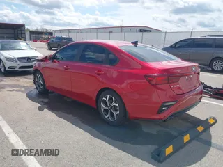 2021 Kia Forte LXS с VIN 3KPF24AD4ME288907, выставлен на аукционе IAAI как лот 42084081 с пробегом 47 786 миль миль и . История ставок и продаж доступна на DreamBid. Изображение 3.