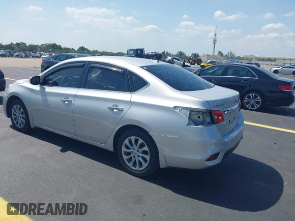 2018 Nissan Sentra SV z VIN 3N1AB7AP6JL640210, wystawiony jako IAAI lot #42287203 z przebiegiem 67 060 mil mil oraz . Historia ofert i sprzedaży dostępna na DreamBid. Obrazek 3.